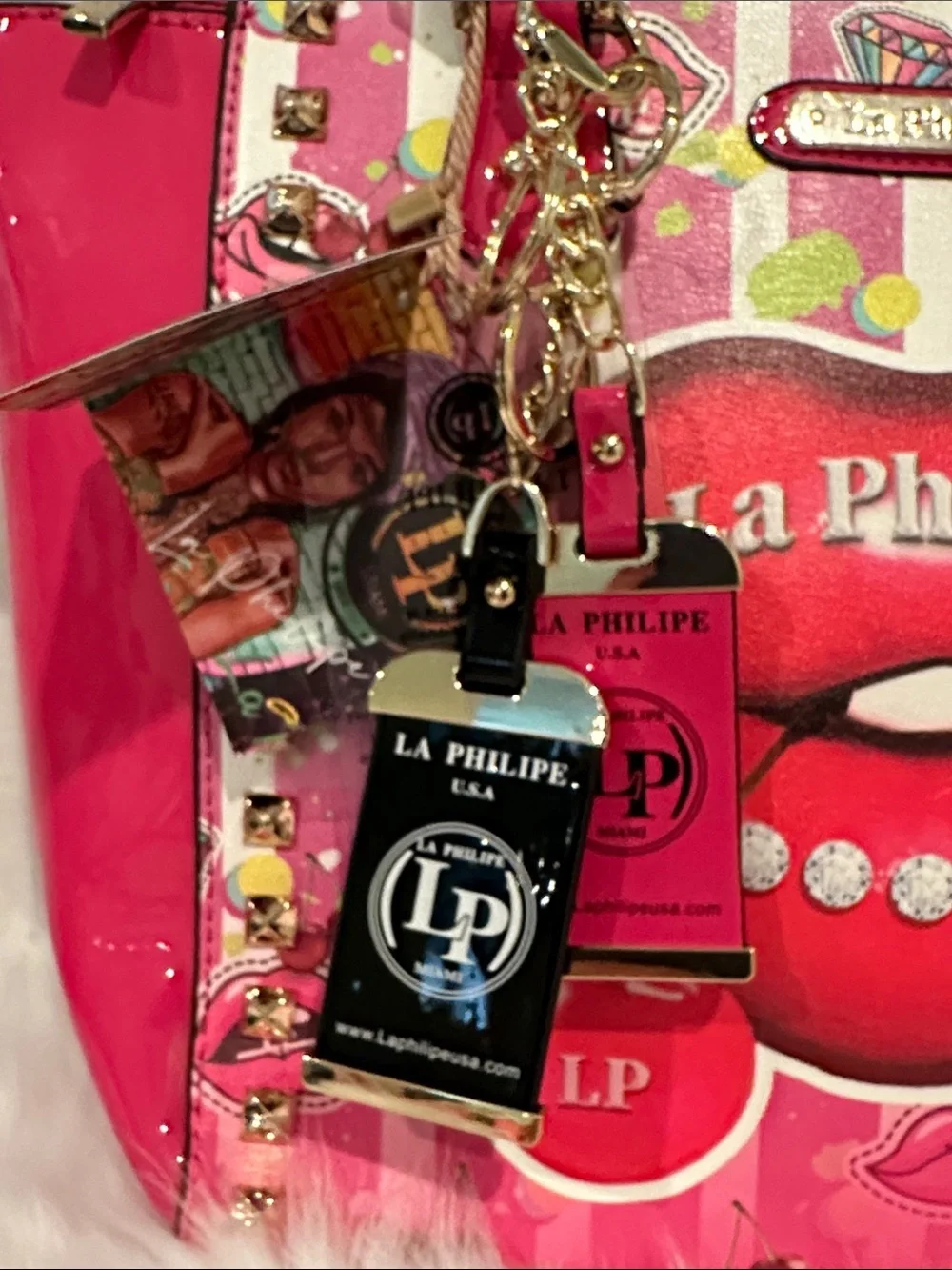 La Philipe Juicy Lips Satchel Convertible Crossbody Handbag in Pink NWT’S